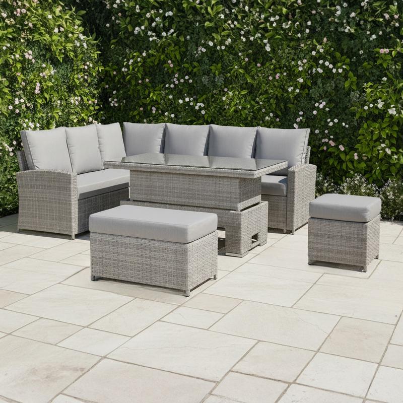 Outdoor living trends for entertaining and relaxing in style